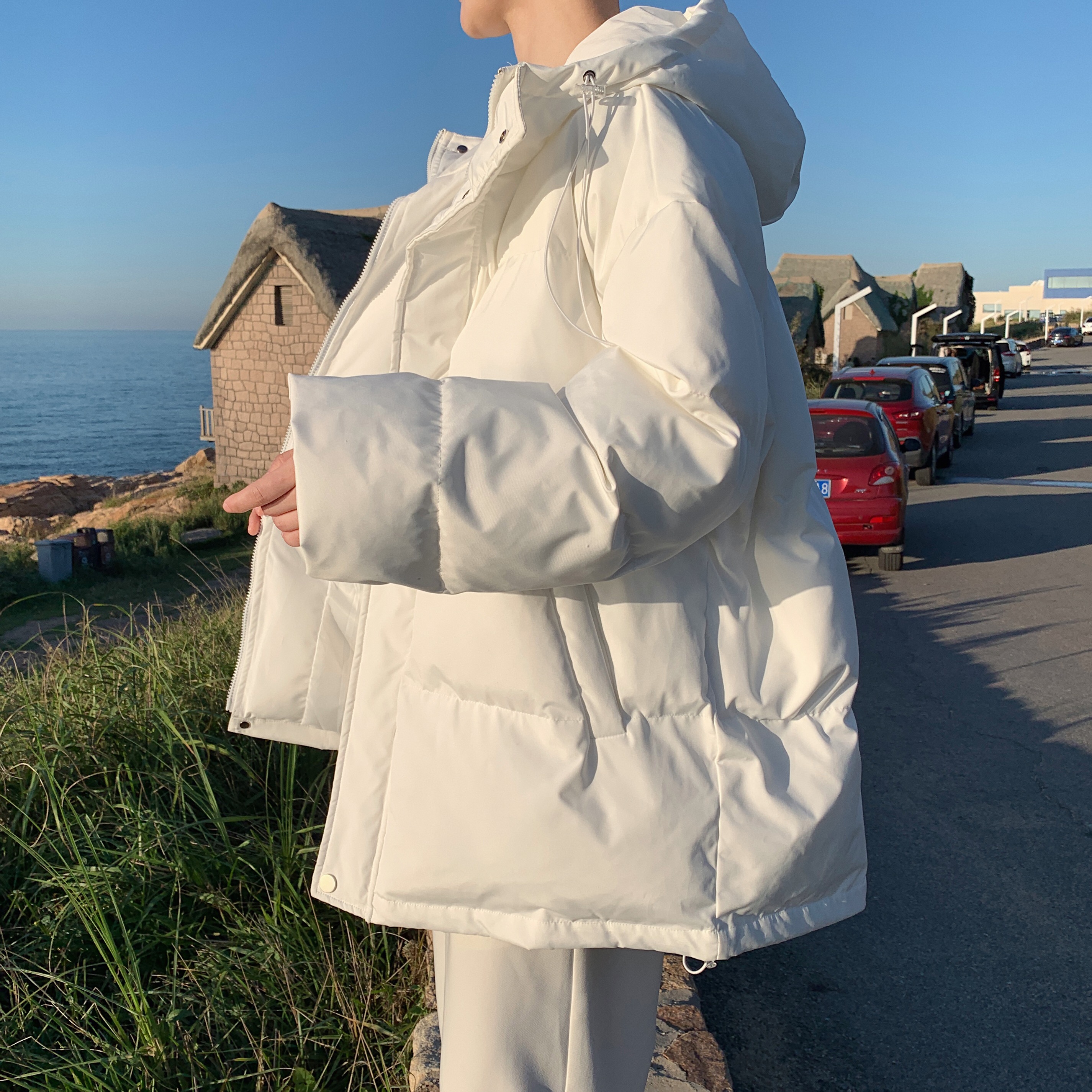 白色禁欲系高级感连帽棉衣男