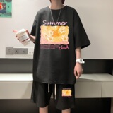黑色