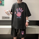 黑色