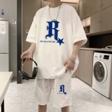 白色