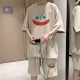 卡其色