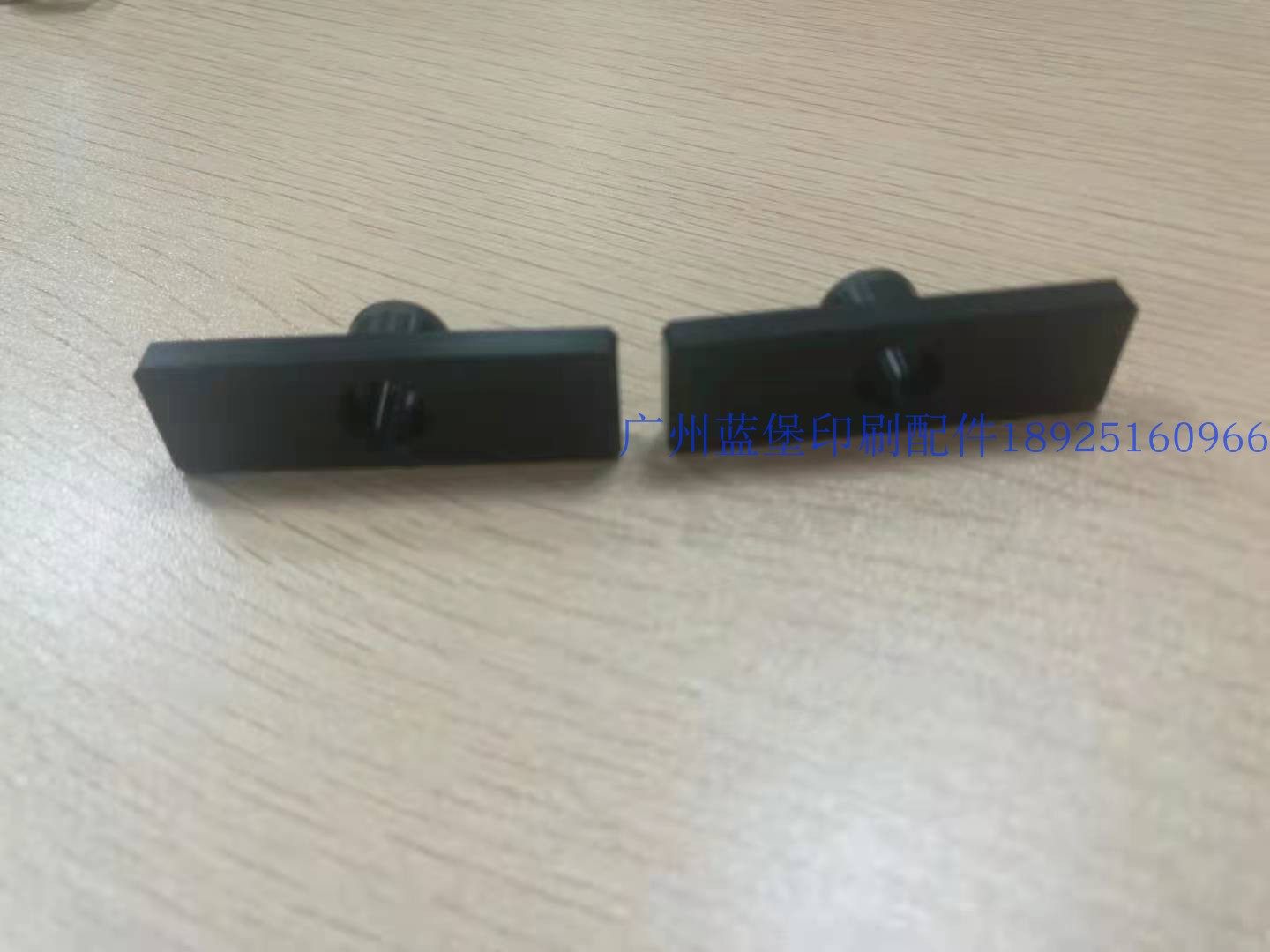 xl105拉规盖板F2.072.011塑料块