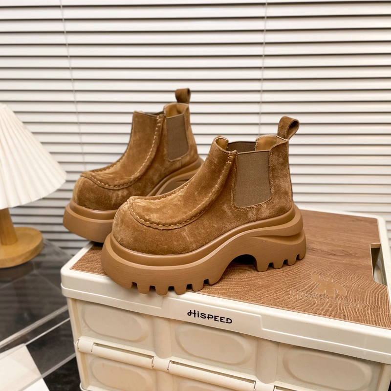 厚底超火马丁靴女2025秋冬季新款