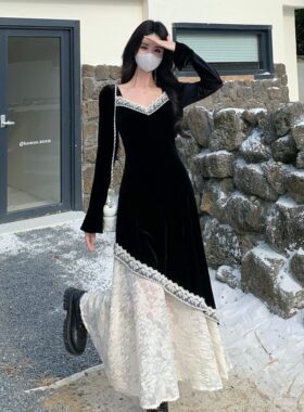 实拍法式赫本风黑色显瘦丝绒拼接亮片蕾丝秋冬季新款大码连衣裙