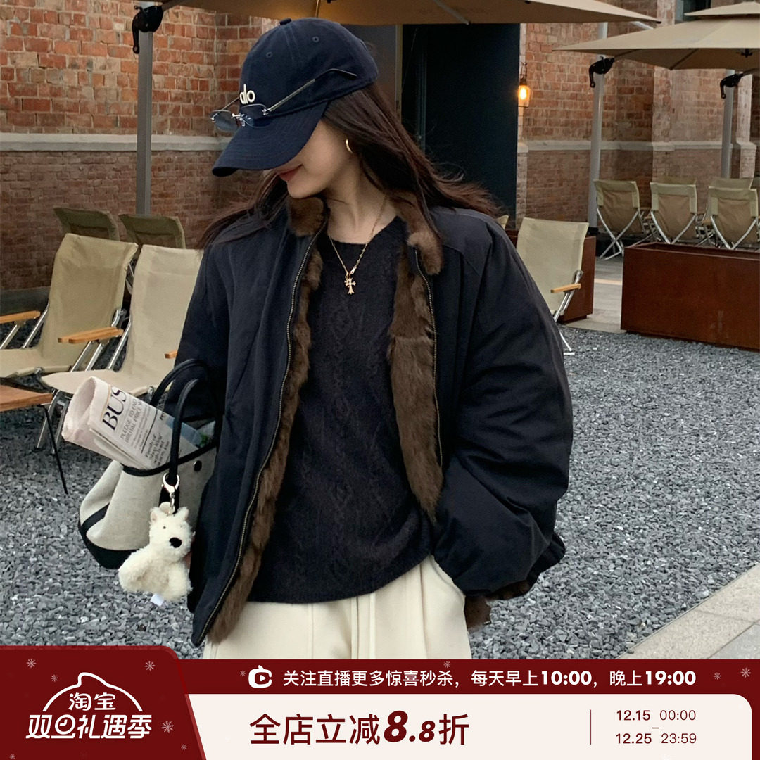 白鹅绒内胆两色派克外套