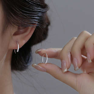 S999银高级感水滴耳环素圈轻奢养耳洞耳钉2025爆款小众设计感耳饰
