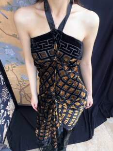 【售完无补】墨金真丝底烂花丝绒流苏暗黑镂空夏季辣妹挂脖吊带裙