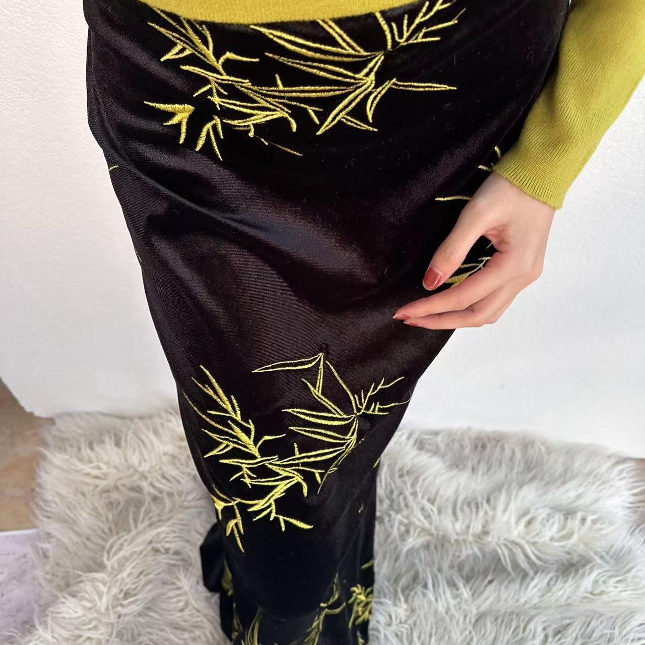 加绒竹叶刺绣半身裙新国潮