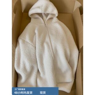 慵懒风连帽白色羊羔毛绒外套女秋冬季2025新款摇粒绒加厚保暖上衣