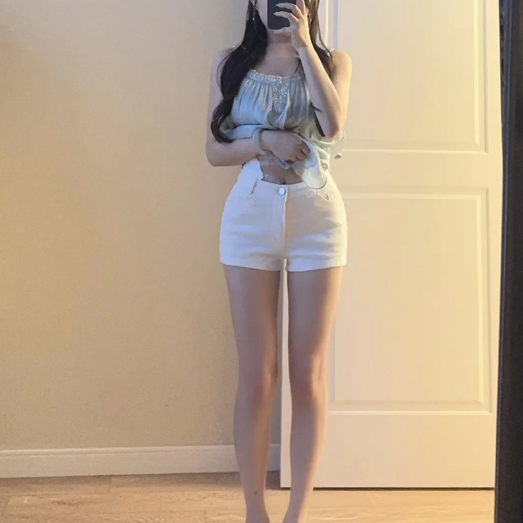 性感辣妹白色牛仔短裤女夏季显瘦图片
