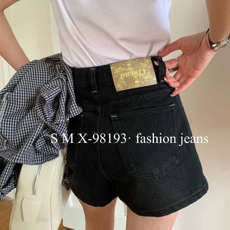 黑灰色牛仔短裤夏季显瘦A字裤子图片