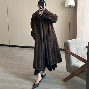 老钱调｜龙猫挽袖秋冬极简仿水貂长款皮草外套环保皮毛一体大衣女