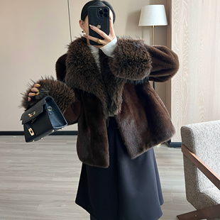 经济上行期/环保仿皮草短款外套女大毛领拼接高级宽松保暖冬上衣