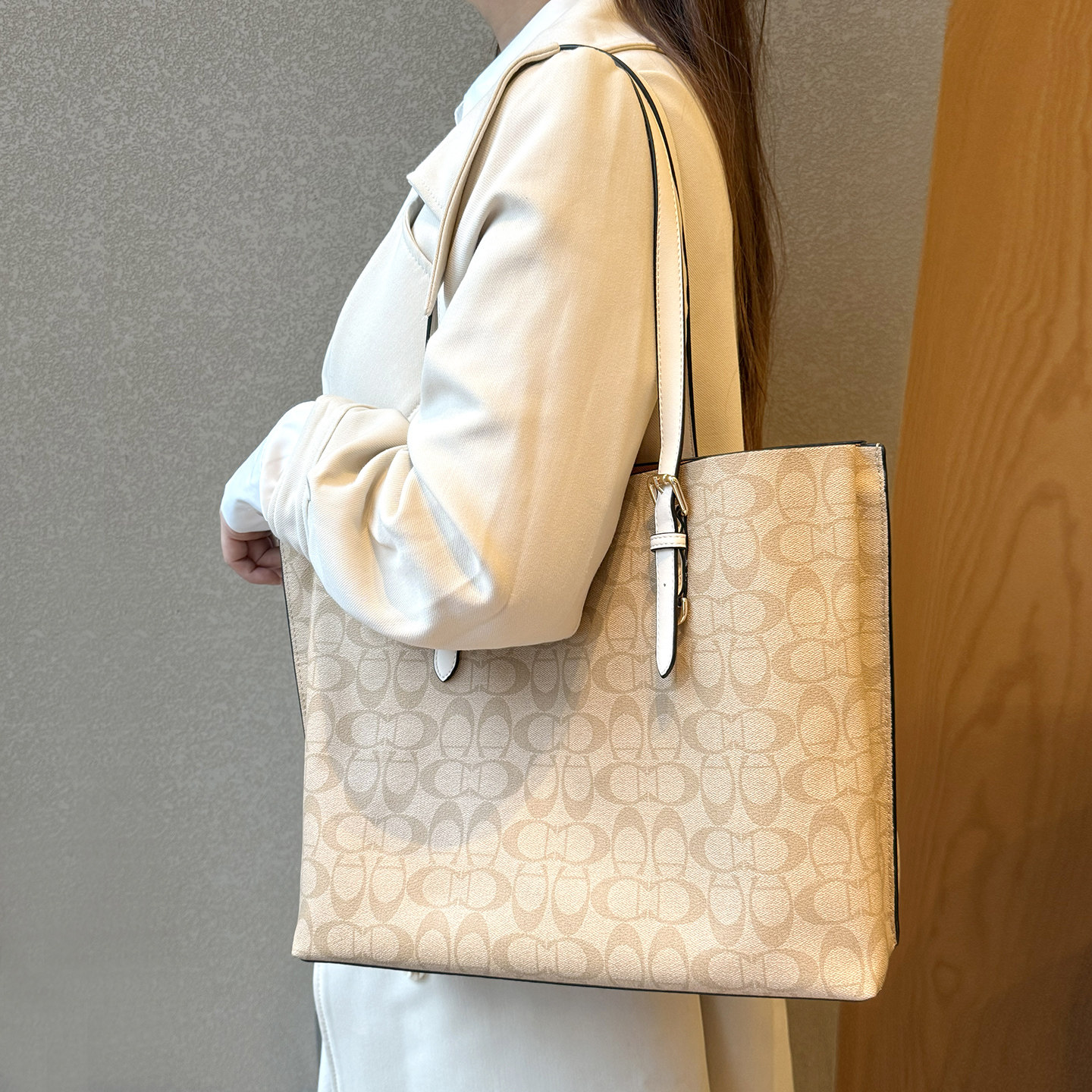 品牌真皮托特包单肩大包包女式2026新款通勤电脑包出差旅游手提包