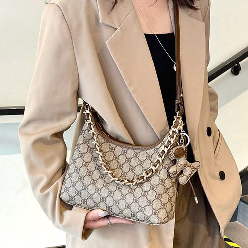 品牌真皮女包时尚腋下包包女斜挎包高级感轻奢小众通勤百搭链条包