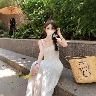韩系绝美气质温柔显瘦小白裙初恋风收腰高级感穿搭夏季吊带连衣裙