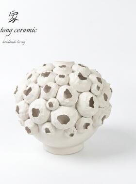 手工陶瓷花白色不规则孔洞装饰摆件现简约家居工艺品