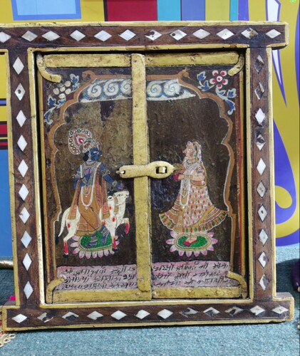 印度彩绘老木窗户嵌贝壳