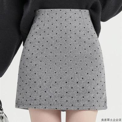 波点毛呢半身裙女秋冬2025新款高腰包臀裙短裙半裙裙子A字裙裤裙