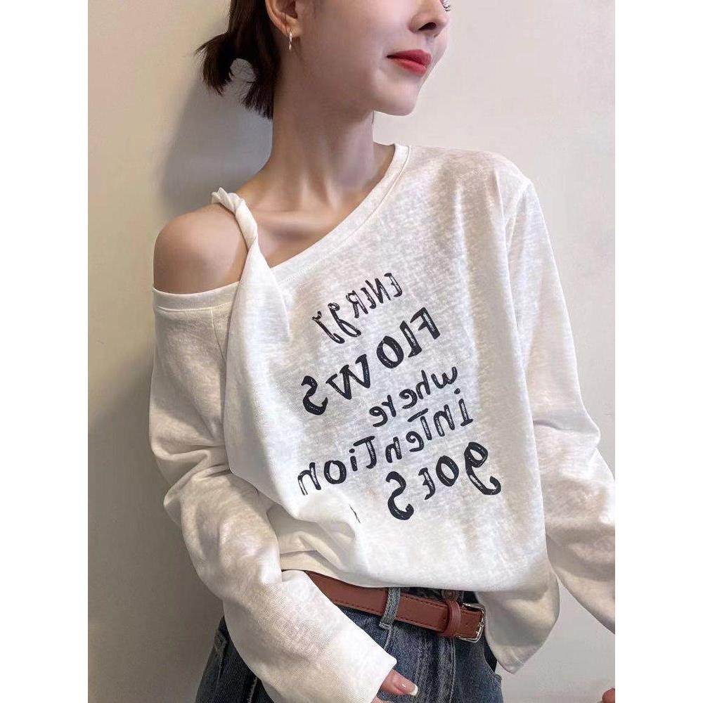 白色斜领露肩字母印花T恤女2025早秋季新款宽松长袖斜领外穿上衣,模玩/动漫/周边/娃圈三坑/桌游,Cosplay女装/cos女装,淘宝优惠券,粉丝福利购,淘宝优惠卷