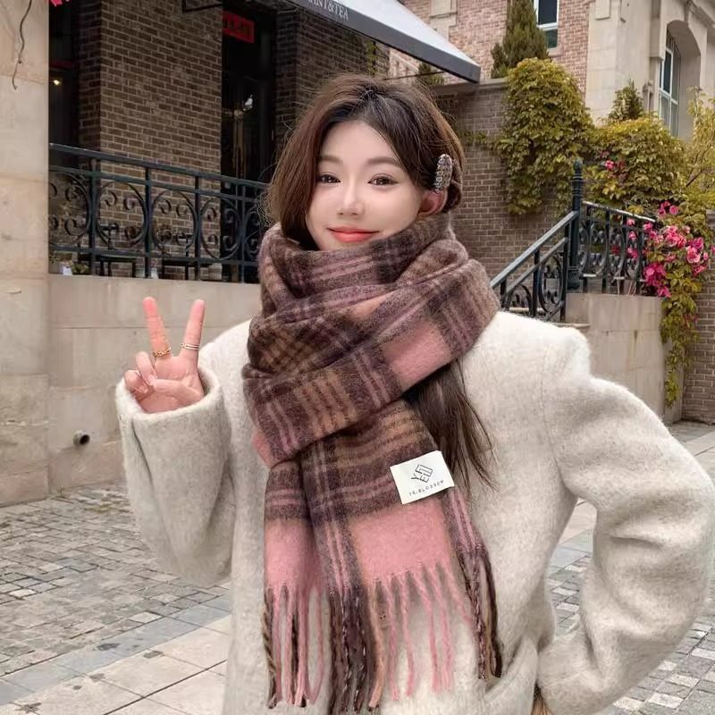 薄荷绿色围巾女初中生秋冬季女韩系氛围感毛绒加厚保暖送女生披肩