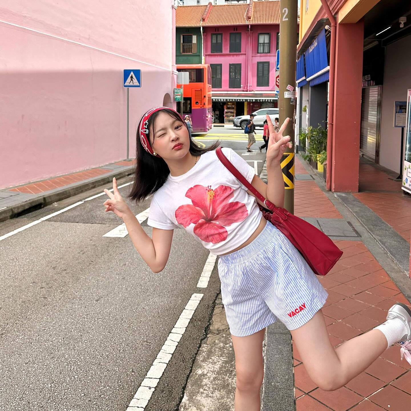 小众设计感花朵印花圆领短袖T恤