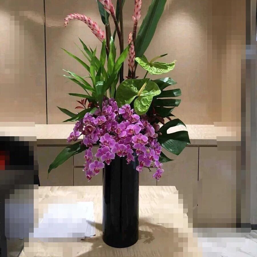 黑色玻璃花瓶酒店大堂婚庆路引