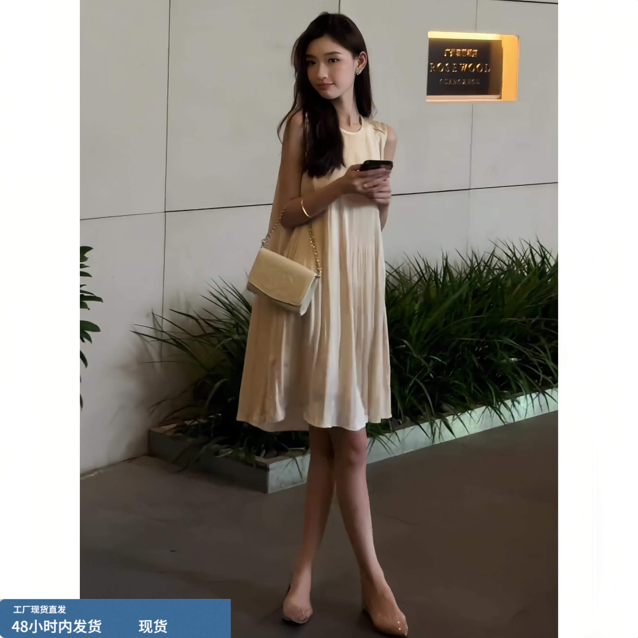 风琴褶宽松显瘦冰丝针织连衣短裙2026夏季缎面醋酸无袖背心洋装