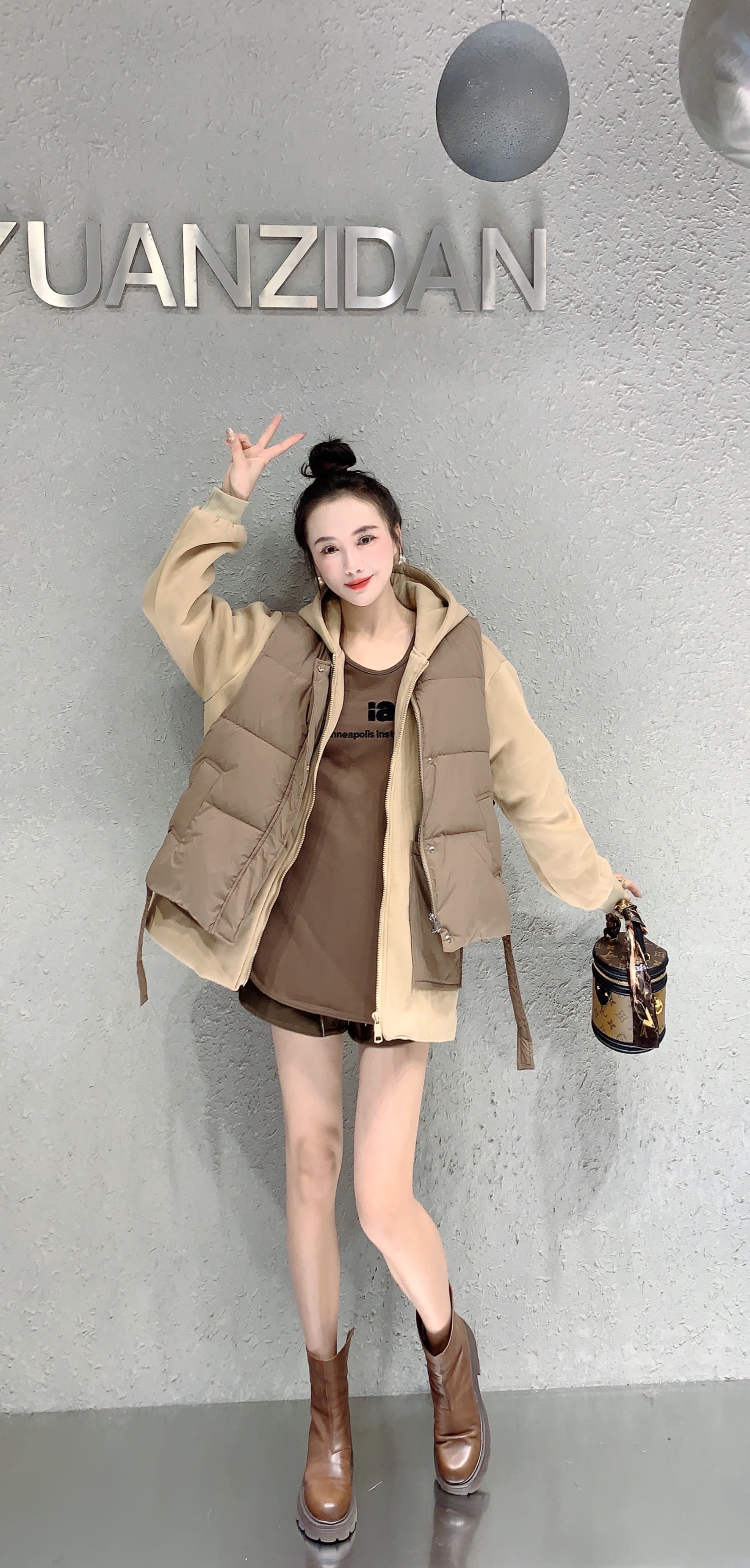 欧韩时尚女装羽绒服( 欧韩女款大长款羽绒服 )-第2张图片-潮百科
