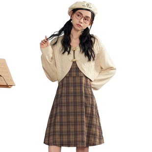 紫涵复古咖格吊带连衣裙麻花长袖针织开衫两件休闲套装女秋季新款