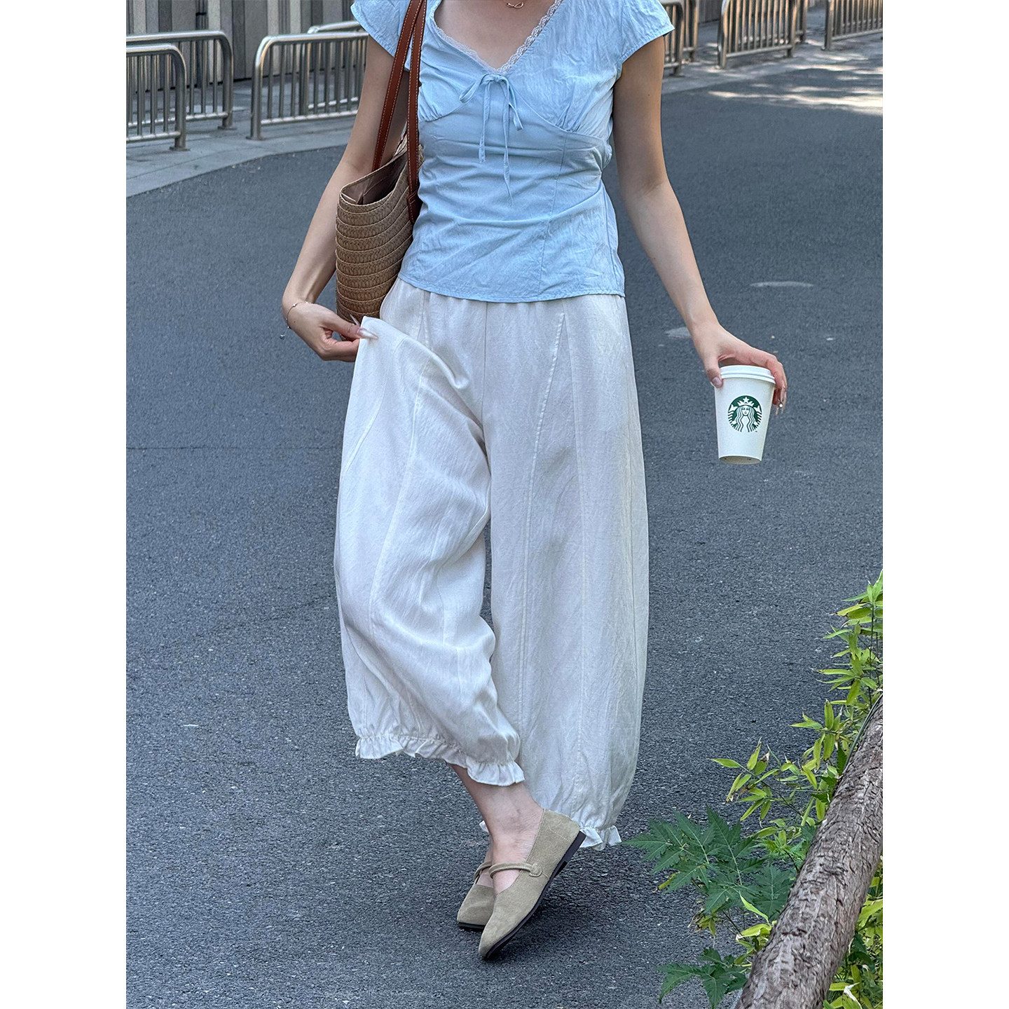 米白色天丝亚麻灯笼裤女夏2026新款小个子气球花边阔腿九分花苞裤 - 实物图