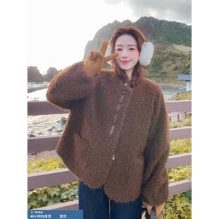 咖色美拉德爱心扣奶fufu羊羔毛外套女秋冬季2025新款短款毛绒大衣