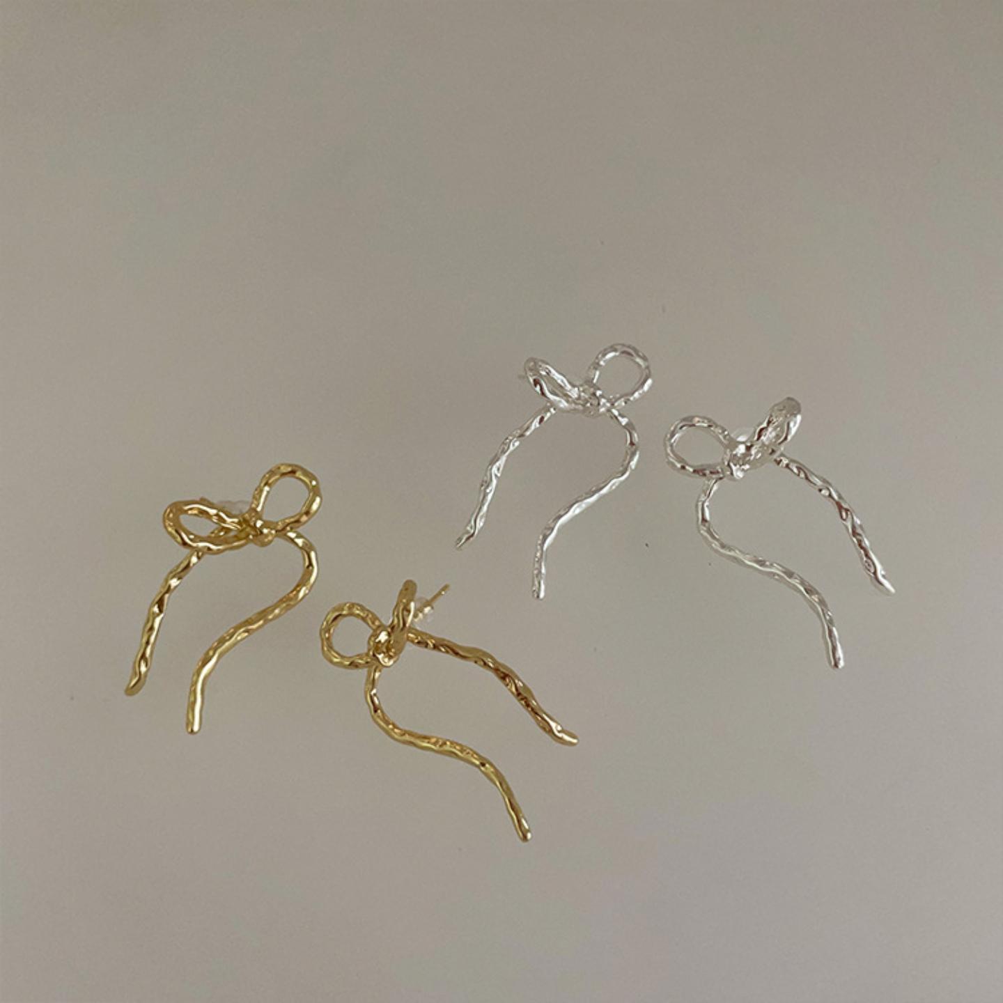 不规则哑光金属蝴蝶结耳钉女