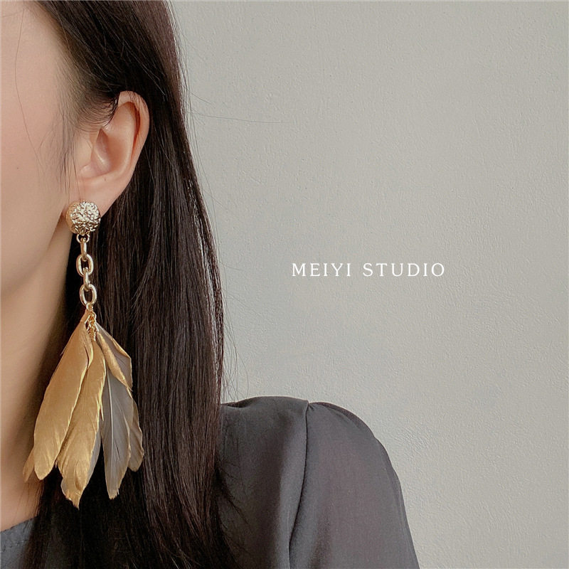 后现代风ins个性欧美时尚羽毛吊坠长款气质度假银针百搭潮耳环女