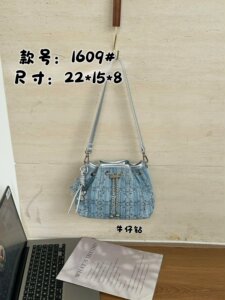 牛仔布2026新款时尚百搭女包潮流水桶包单肩包斜挎包腋下包1609