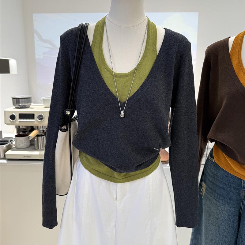 秋季新款韩系百搭撞色拼接挂脖假两件针织衫女显瘦短款气质上衣潮