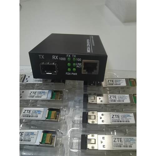 新款光纤收发器千兆光电
