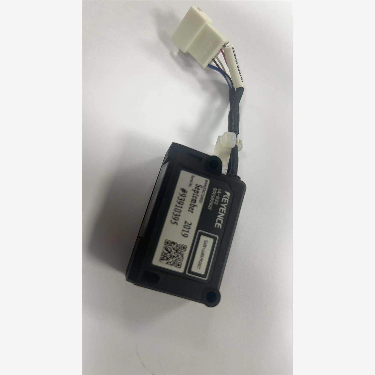 基恩士激光传感器。IA-032。实物图