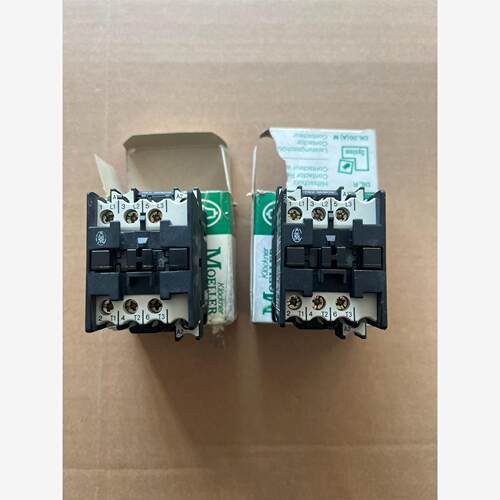 金钟穆勒接触器，DIL00M，线圈110V，全新现货2只，包议价