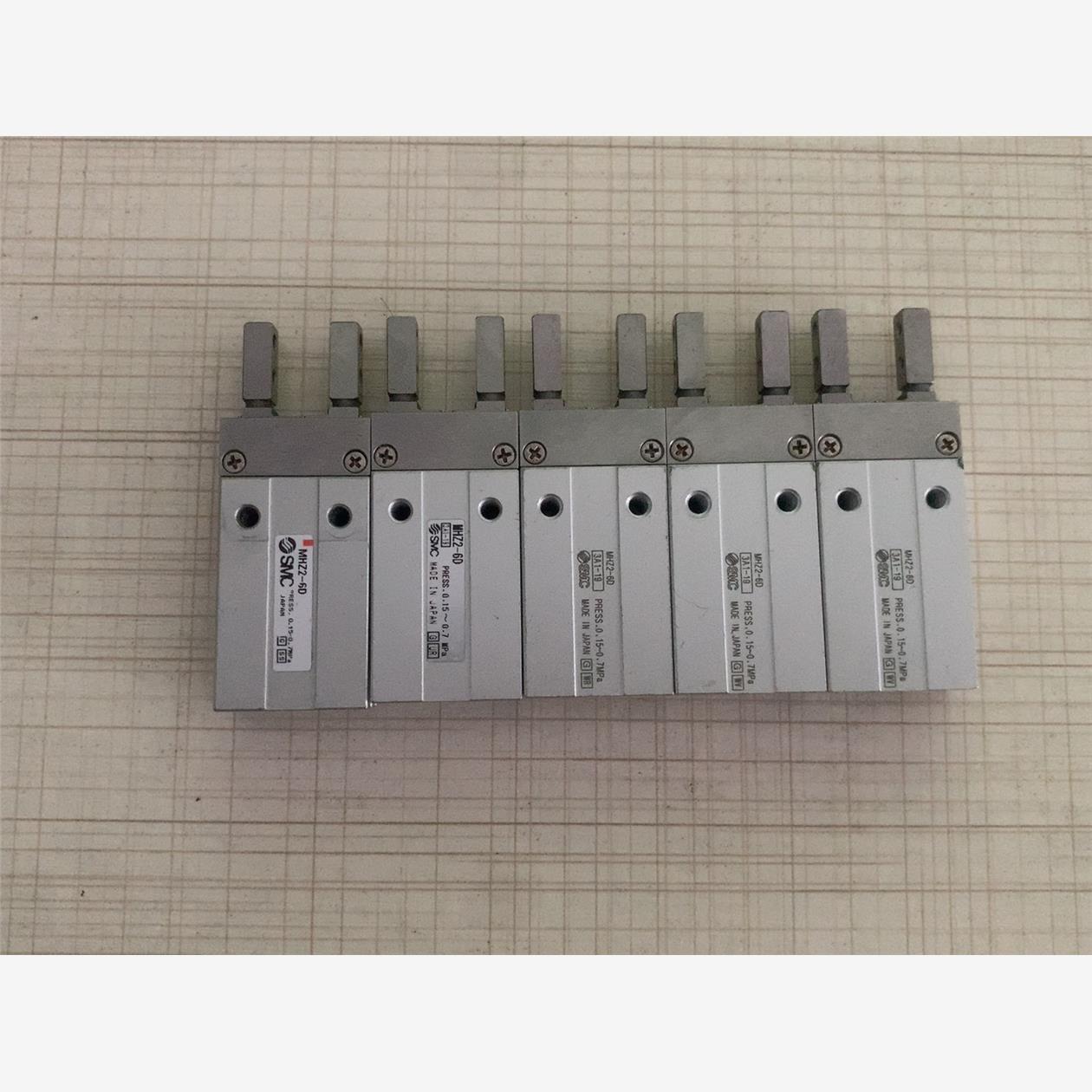 全新现货SMC气缸MHZ2-6D实图5个200议价