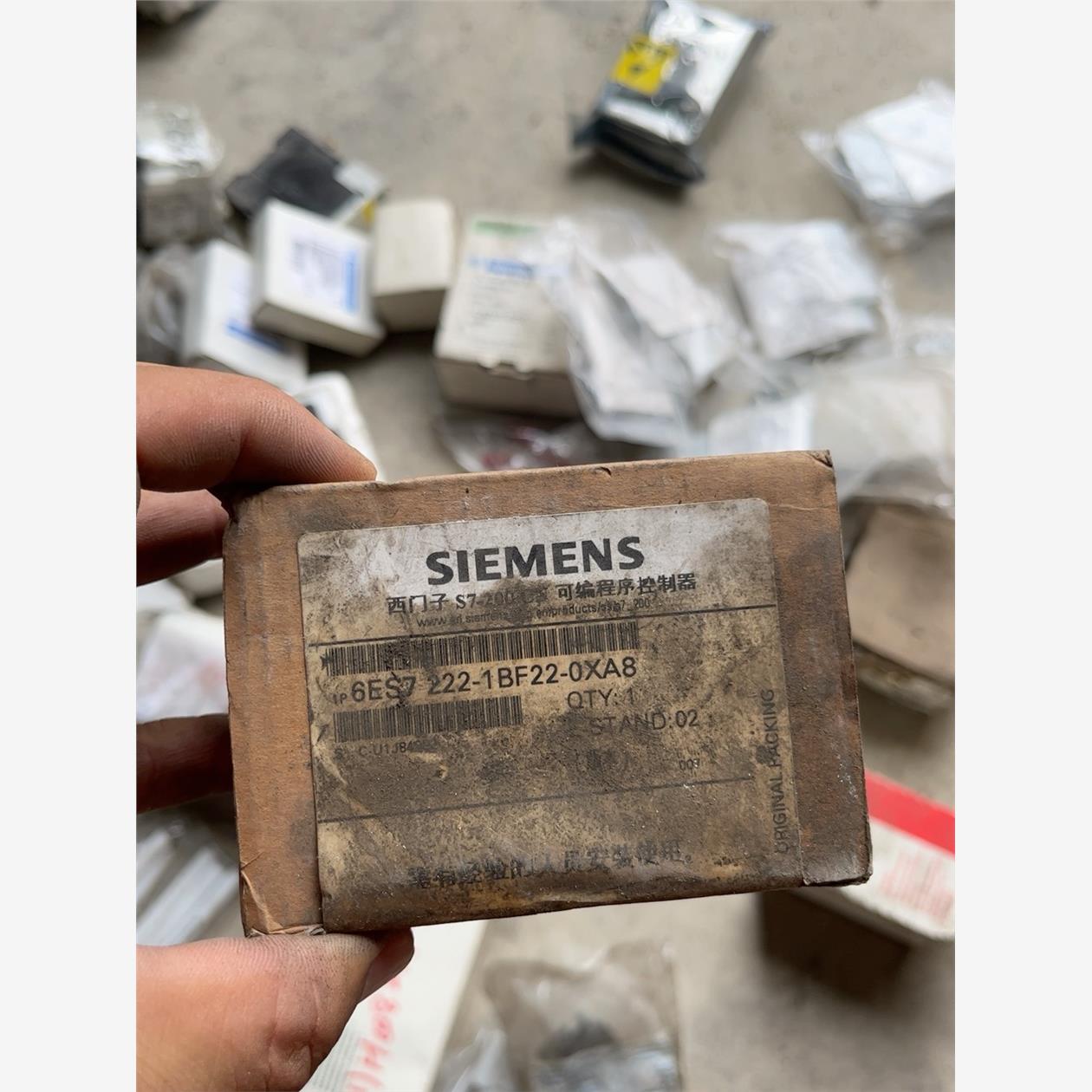 6es7222-1bf22-0xa8 全新两个 包邮 包装脏议价