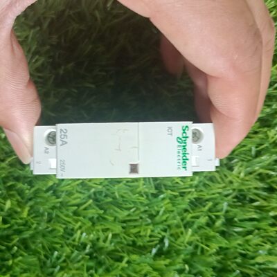 施耐德家用接触器A9C2073