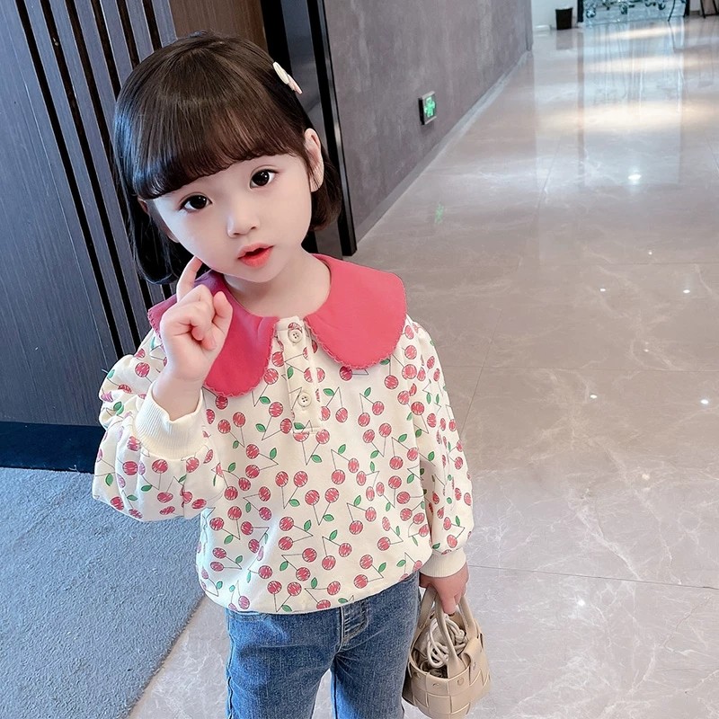 어린 소녀 패셔너블하고 귀여운 체리 인형 칼라 스웨트 셔츠 2024 봄 새로운 패션 스타일  소녀 한국어 버전 6 탑 5