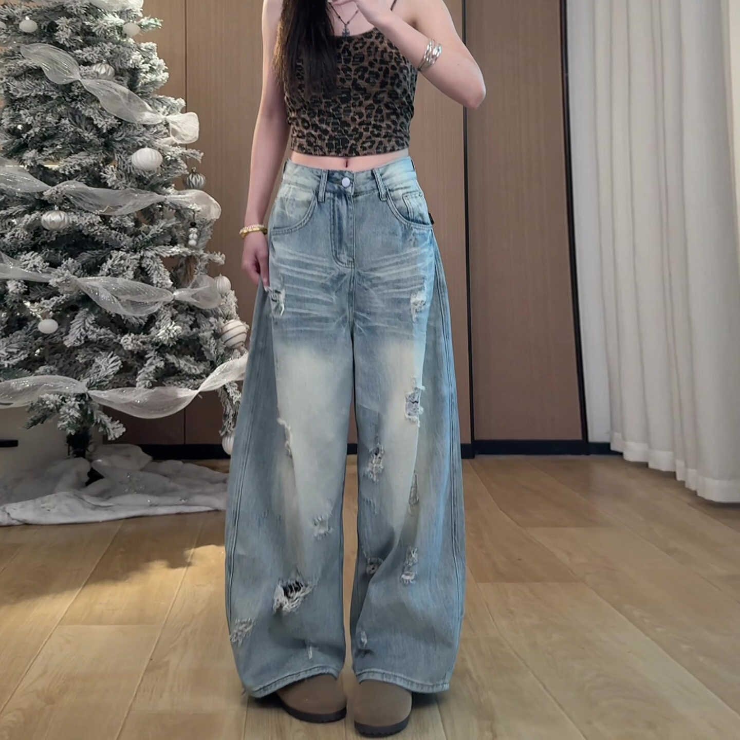 蓝色高腰破洞阔腿牛仔裤女2026新款秋季巨好看百搭的裤子宽松长裤