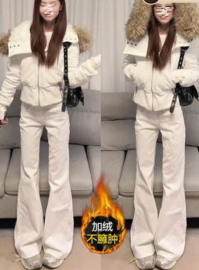 加绒白色美式低腰微喇牛仔裤女冬季2026新款修身显瘦辣妹风喇叭裤