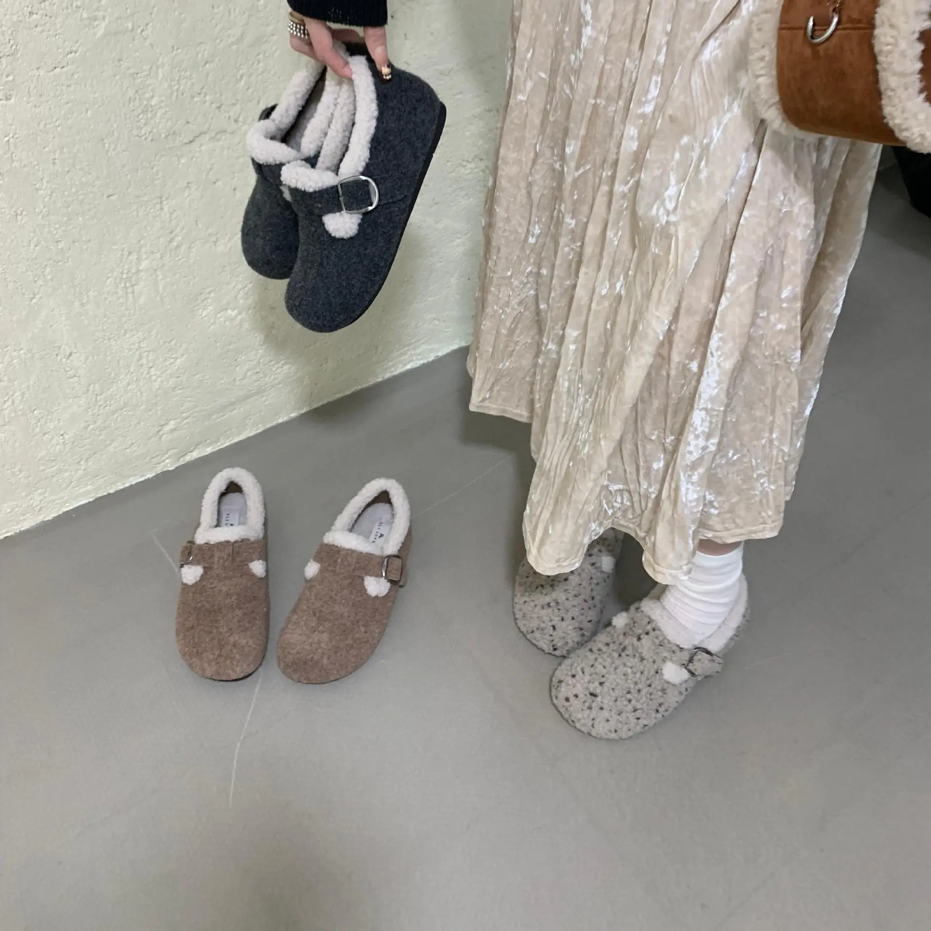 时尚厚底增高休闲毛毛拖鞋秋冬季复古外穿加绒保暖女生包头棉拖鞋