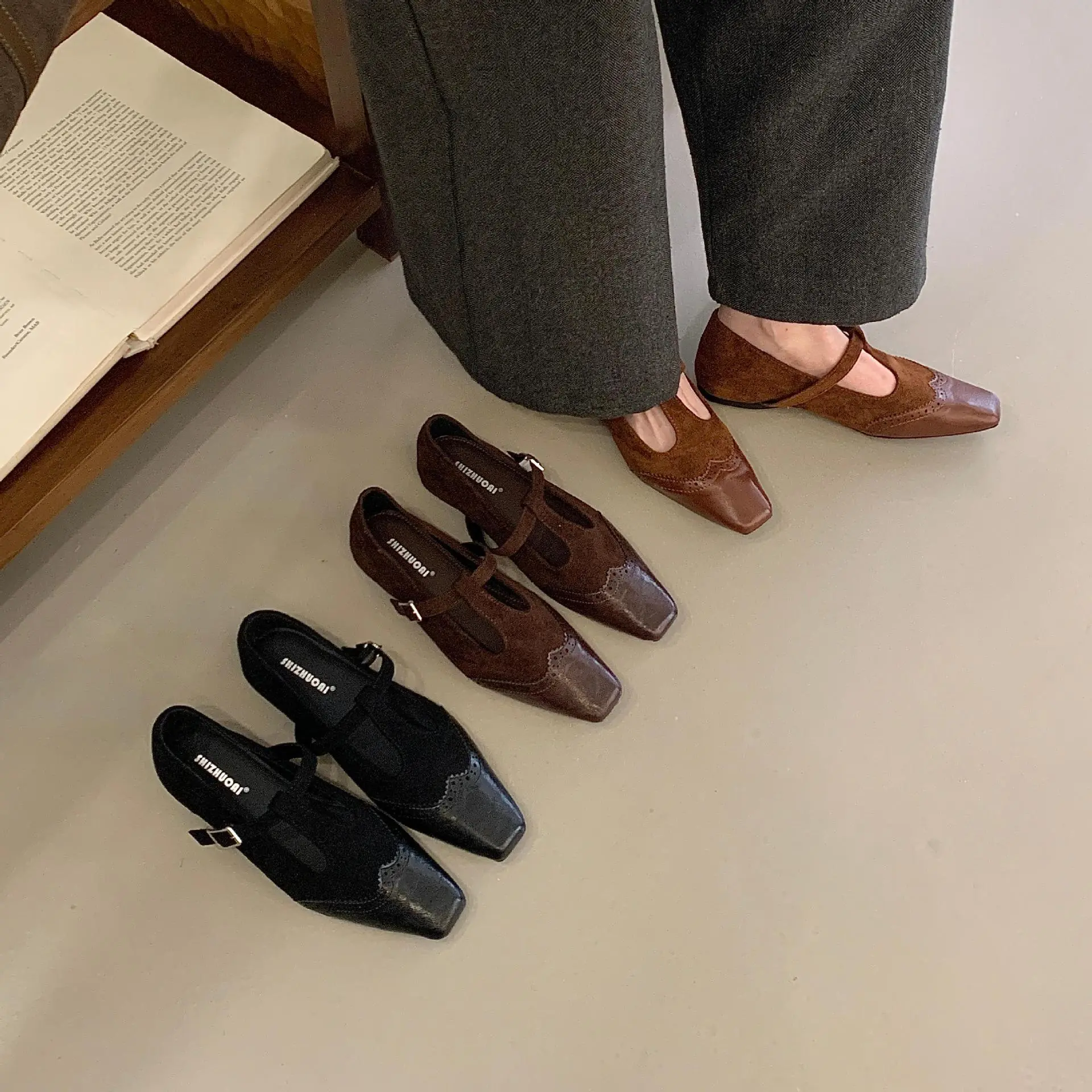 2026年新款法式复古百搭一字带平底绒面方头浅口玛丽珍鞋单鞋秋季