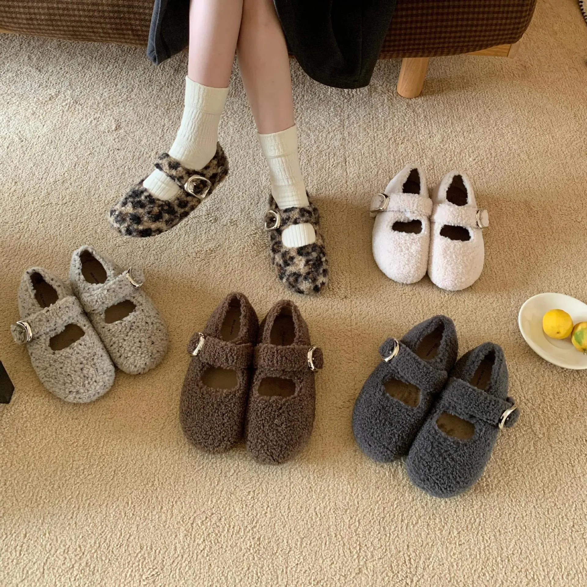 时尚气质白色一字带加绒平底毛毛鞋女2025新款冬季保暖玛丽珍棉鞋