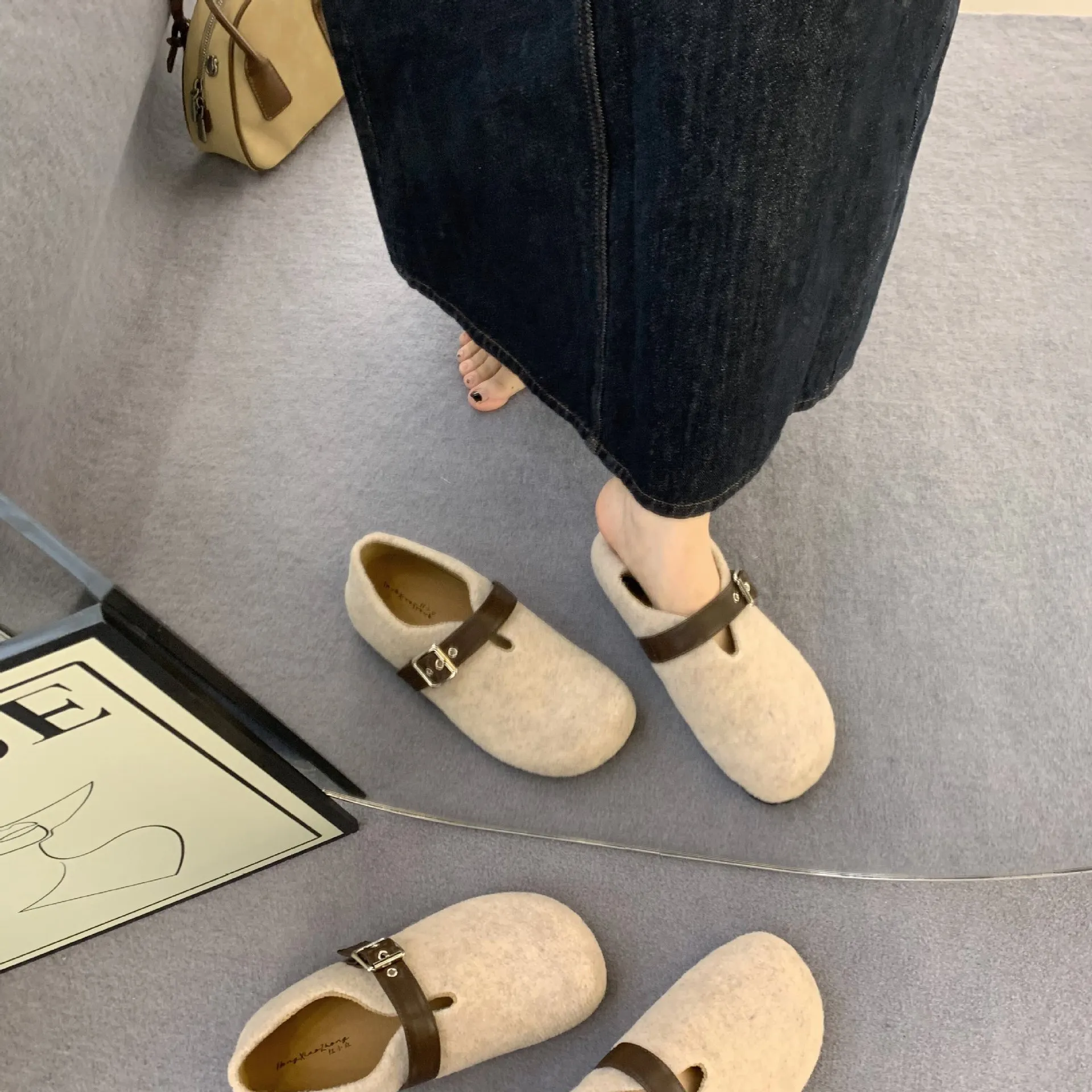 2025新款冬季时尚圆头皮带扣毛呢厚底休闲通勤加绒女单鞋