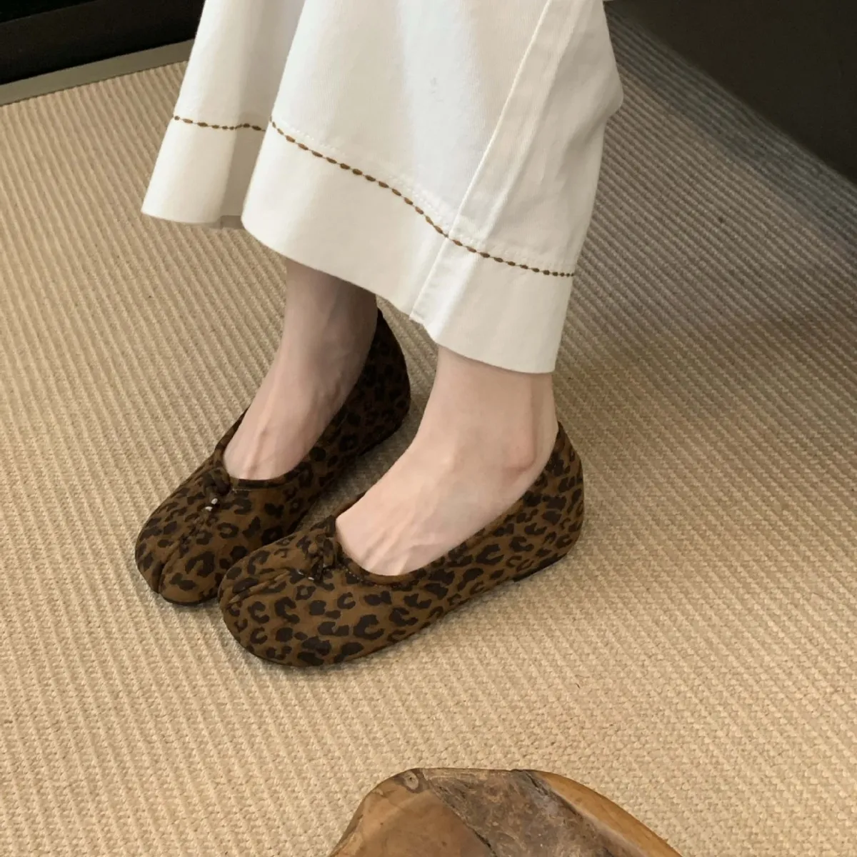 2025秋季新款韩版扭结款懒人一脚蹬分趾软底内增高单鞋